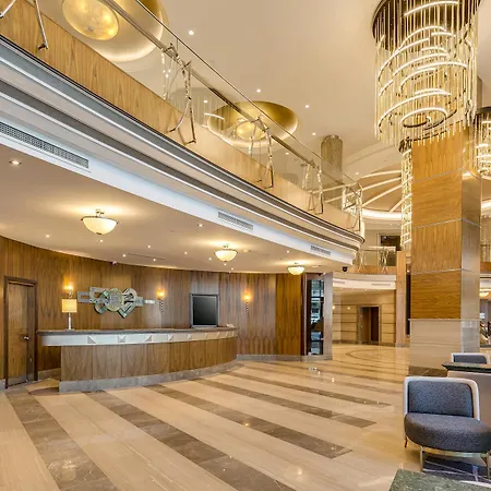 מלון Divan 5*