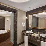 מלון Divan 5*